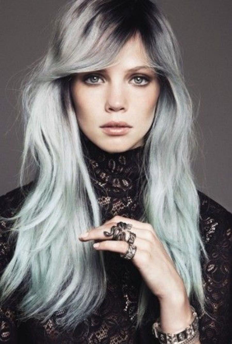 แชมพูสำหรับท่านที่ทำผมสีเทาหม่น แต่ยังคงมีประกายเหลืองรบกวน 